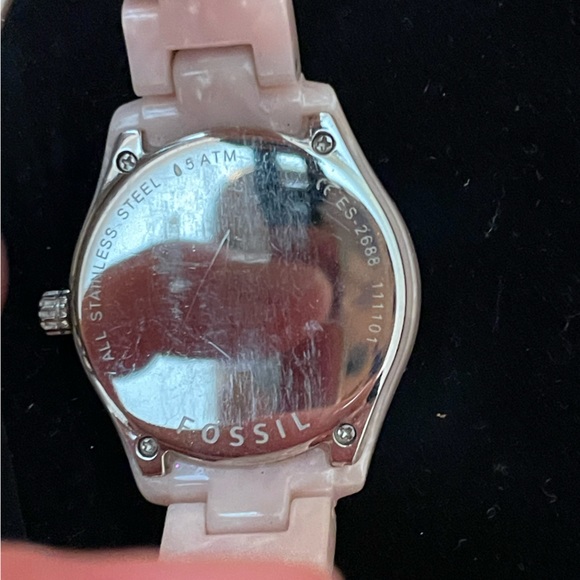 Pink pearlescent Fossil Watch 2007 - Picture 4 of 5